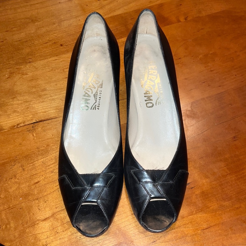 Ferragamo black leather open toe kitten heels